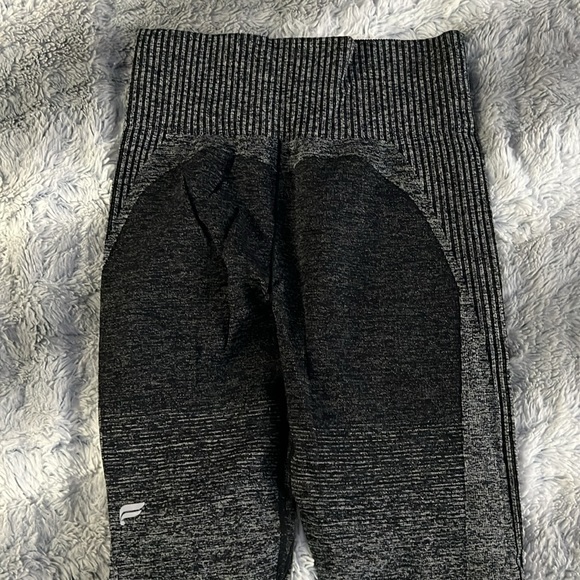 Fabletics Ombre Seamless Ultra High-Waisted Leggings - Picture 4 of 4